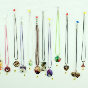 Pendentifs Orgonites de face
